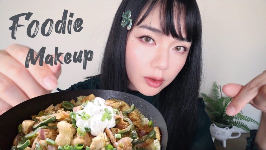 【料理美妝】波布拉諾辣椒茄汁雞丁佐古司米|Foodie Makeup #1