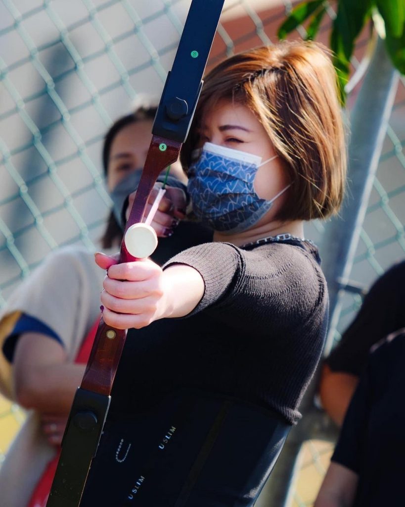 假裝帥氣的女戰士
全智賢的「屍戰朝鮮」射殭屍
感覺很輕鬆,真正練習不簡單呀!
需…