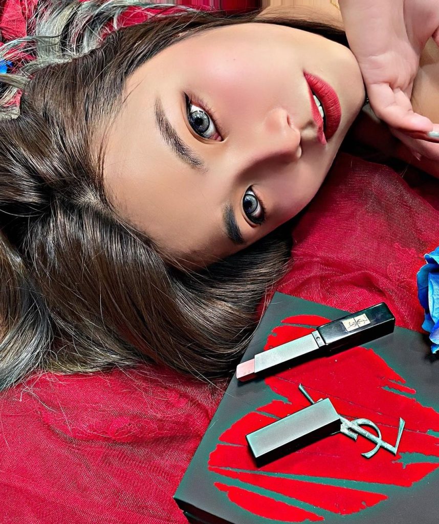 如果可以 我想與你私奔到天涯海角
我求火熱的愛情 也求細水長流的永恆
最瘋狂的事…