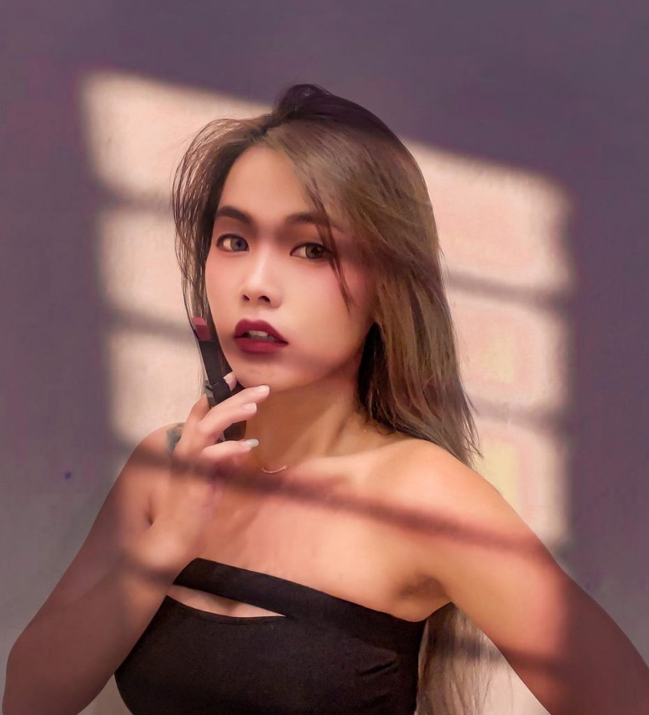 自信優雅的步伐叛逆自由的靈魂
#ysl新唇色來了
燒到不行的小黑條 一直很想要
…