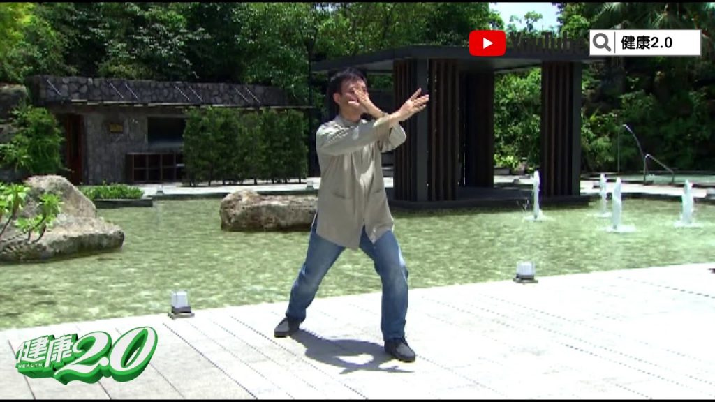 老了爬樓梯很困難? 「蓮腿擺」靈活雙腳走起路來好輕鬆