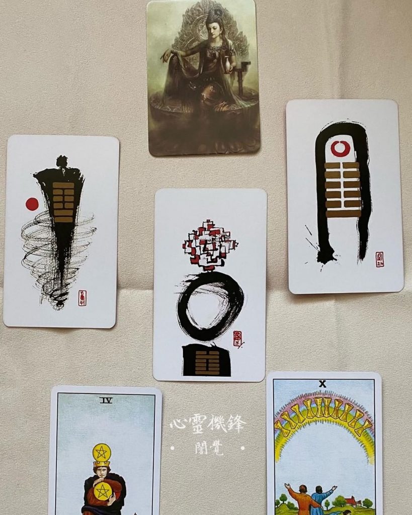 #占卜指引
有時,
我們會因為有選擇,而不知道該如何選擇……
有時,
我們會…