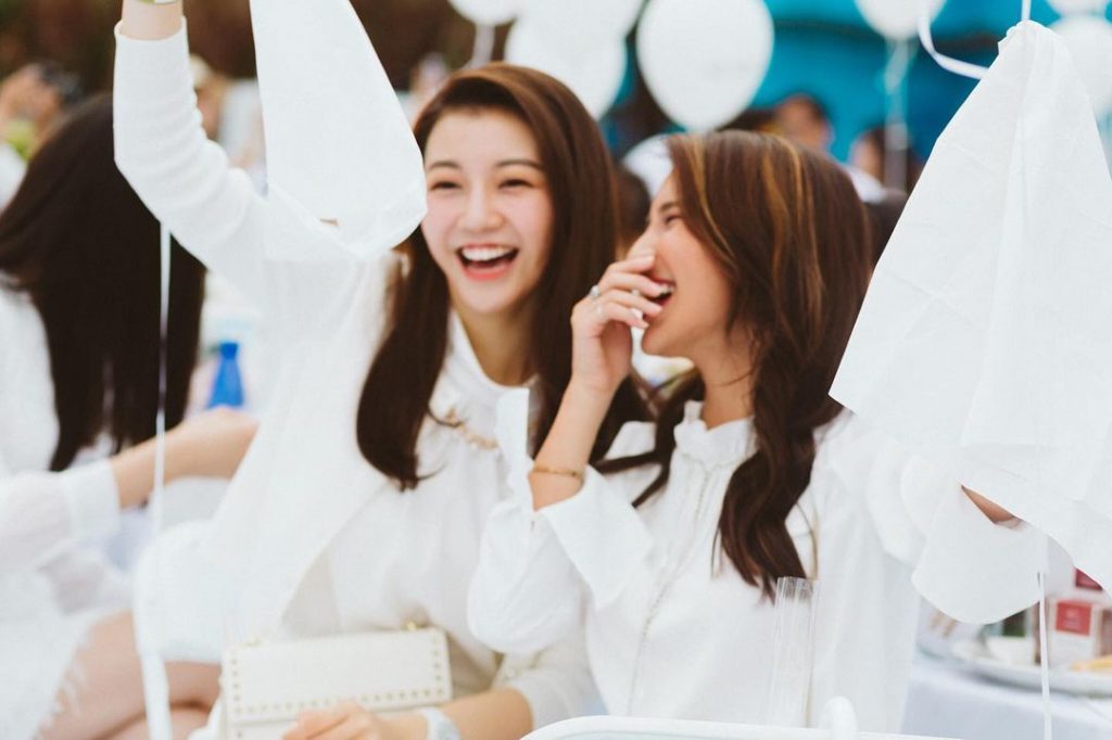 /
有妳一起的時刻,我總能笑得最開心
這麼棒的活動,怎麼能少了你~
#國際白色…