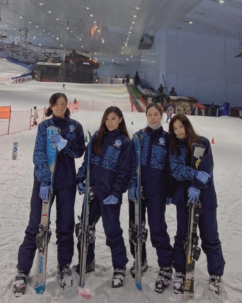 – Ski Dubai –
人生第一次滑雪一直抓不到訣竅
狂摔 跌到懷疑自己是不…