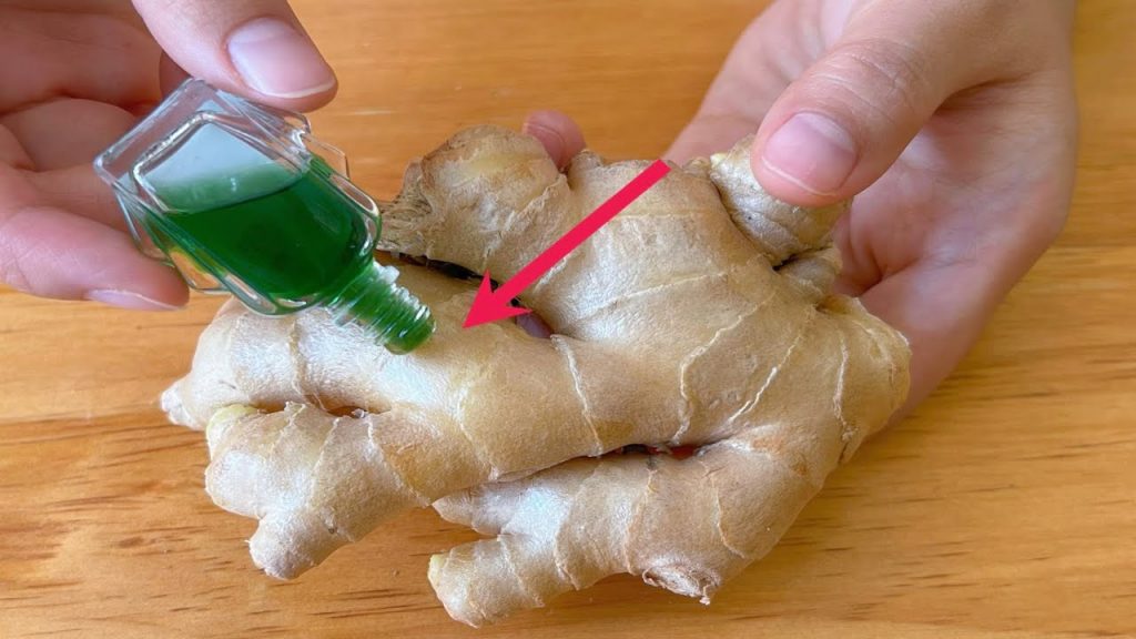 把風油精滴在生薑上,沒想到作用這麼厲害,解決了大家都困擾的一個問題,快學一學 ,ginger essential oil life hacks