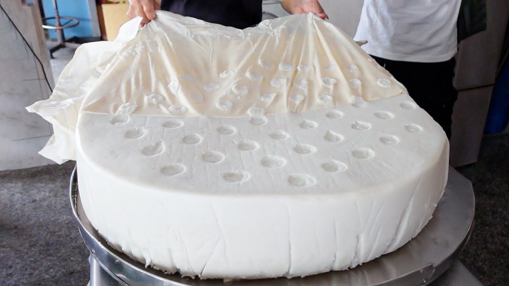 100磅巨型年糕肉湯製作 / 巨大肉粿, 肉粿湯製作 – 台灣街邊小吃