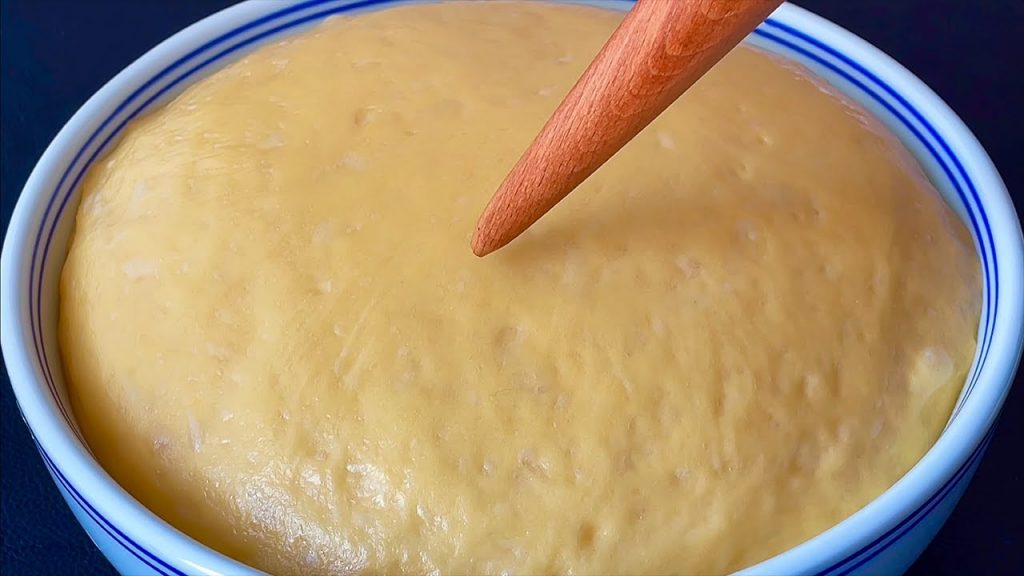 【小穎美食】麵包不要出去買了,在家就能做,不用烤箱,做法簡單,鬆軟又拉絲