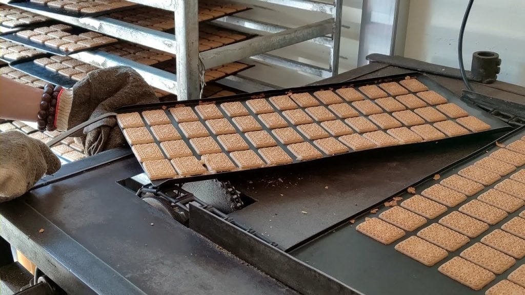 60年古董機械生產古早味手工餅幹/Traditional handmade butter biscuits Making Skills -台灣街頭美食