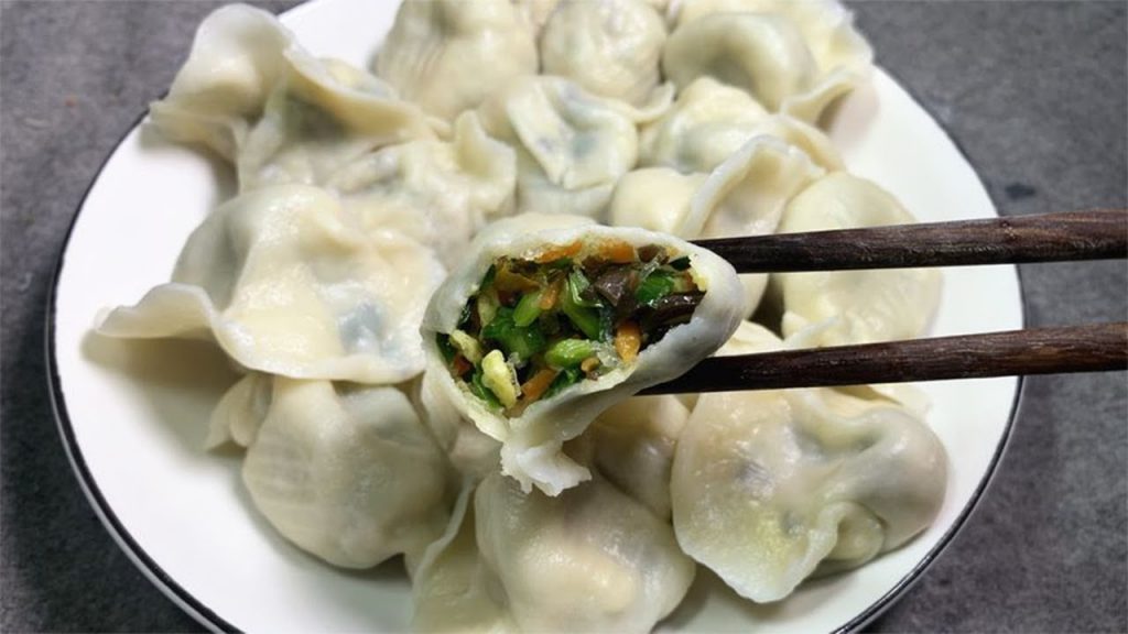 【小穎美食】夏天到了,要多吃這素餡餃子,不放雞蛋不放肉,出鍋太香了,解饞