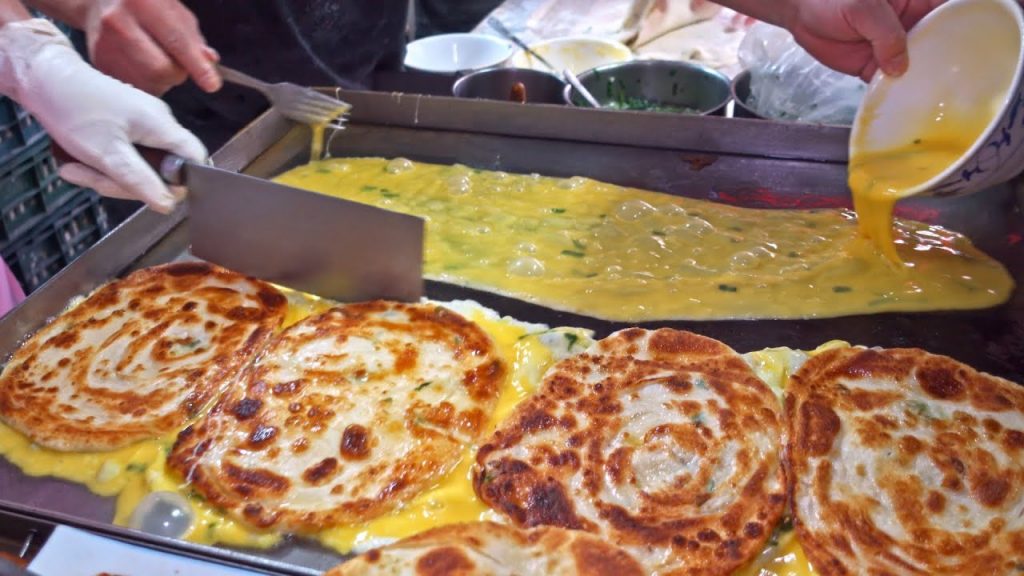 500 pieces sold daily!Popular Omelet Green Onion Pancakes / 人氣必吃!旭達酥皮蛋餅, 蔥花蛋