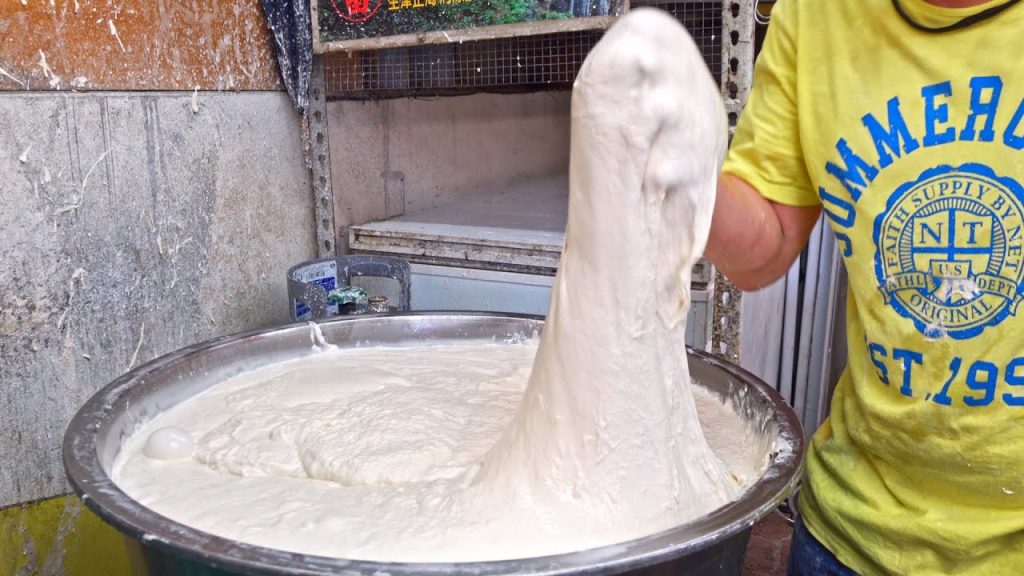 Soft Dough! Spring Roll Wrappers Master, Moon Shrimp Patties / 加蝦的春捲皮 !手工春捲皮達人-Taiwanese Food