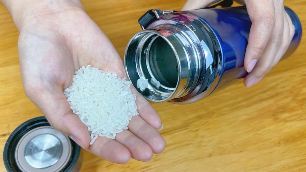 把大米裝進保溫杯里,真的太神奇了,才知道原來作用這麼厲害,快試一試