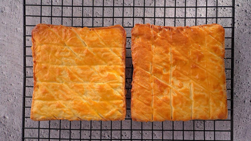 【1mintips】用簡單吐司,變出菠蘿麵包!奶酥的神奇魔力,平凡麵包大變身!又酥又脆香味撲鼻!奶酥用途百百種,隨便塗都好吃!