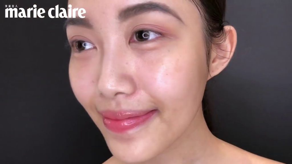 Dior 迪奧精萃再生光燦淨白精華水,雙重白玫瑰+岡維拉玫瑰精萃打下淨白保養第一步