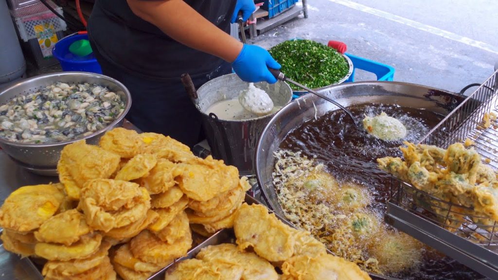 Popular and crispy! Chinese Tempura Oyster Fritter, Fried Vegetables/超大顆「蚵仔」!酥炸蚵嗲, 炸燒肉, 炸粿 – 台灣街頭美食