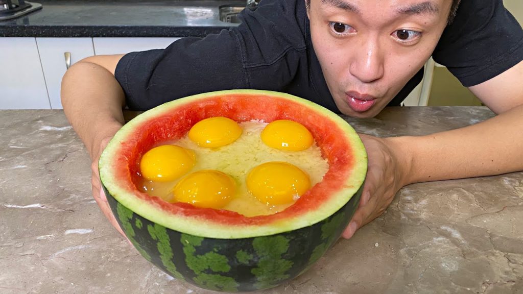 當西瓜加上白米加上雞蛋,味道超驚喜! When watermelon, white rice and egg are added, the taste is super surprise!