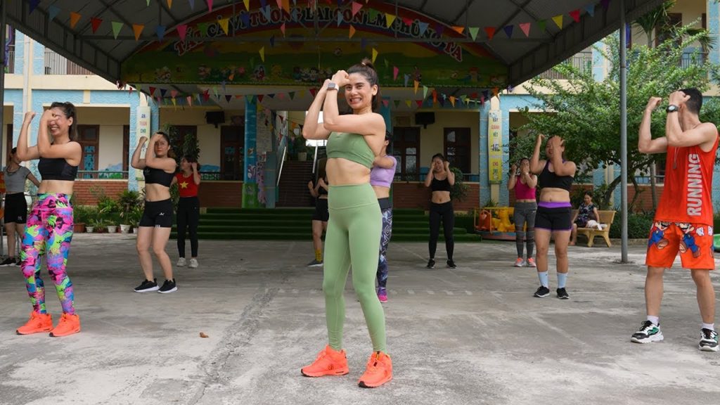 減掉腹部脂肪的 23 分鐘日常鍛煉尊巴班