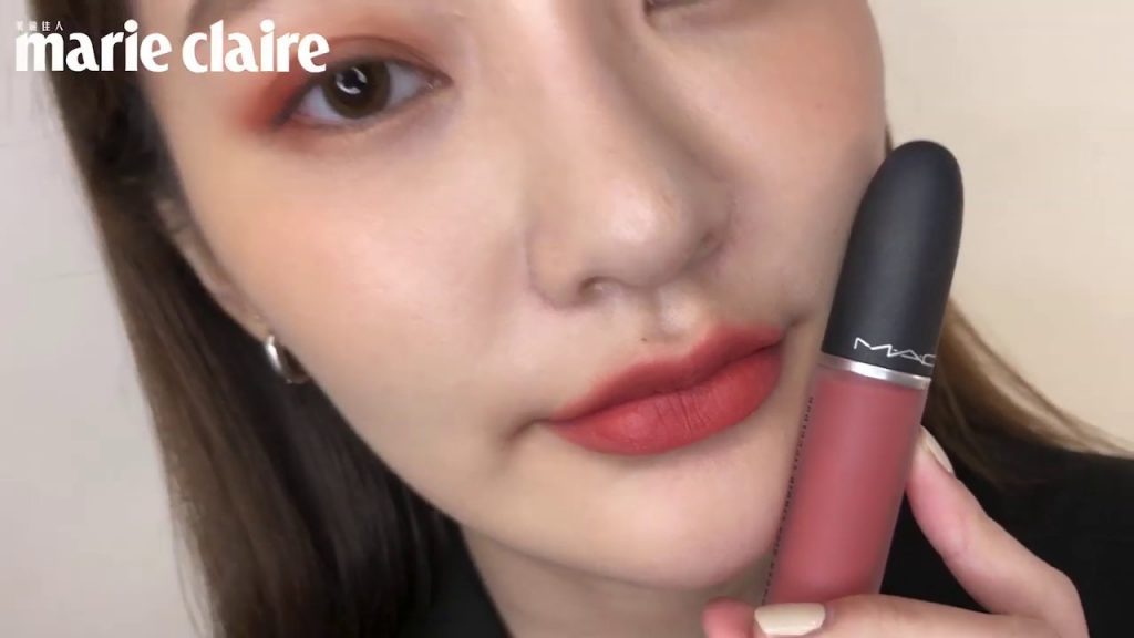 M.A.C 2020「絲柔粉霧唇釉」液態天鵝絨質地打造極致柔焦霧感,我們愛的#Devoted to Chili、#Mull It Over都有