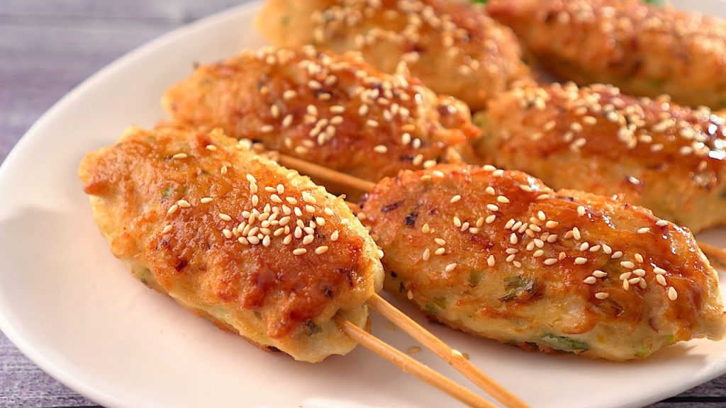 【1mintips】吃膩雞胸肉?換換雞肉丸子!鮮嫩多汁,咬起來不費力!難怪是居酒屋名菜!多做一些,冷凍起來,解凍隨時吃!