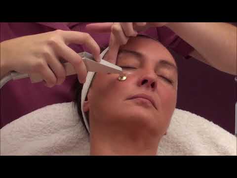 德國多功能純氧高壓美膚儀操作示範