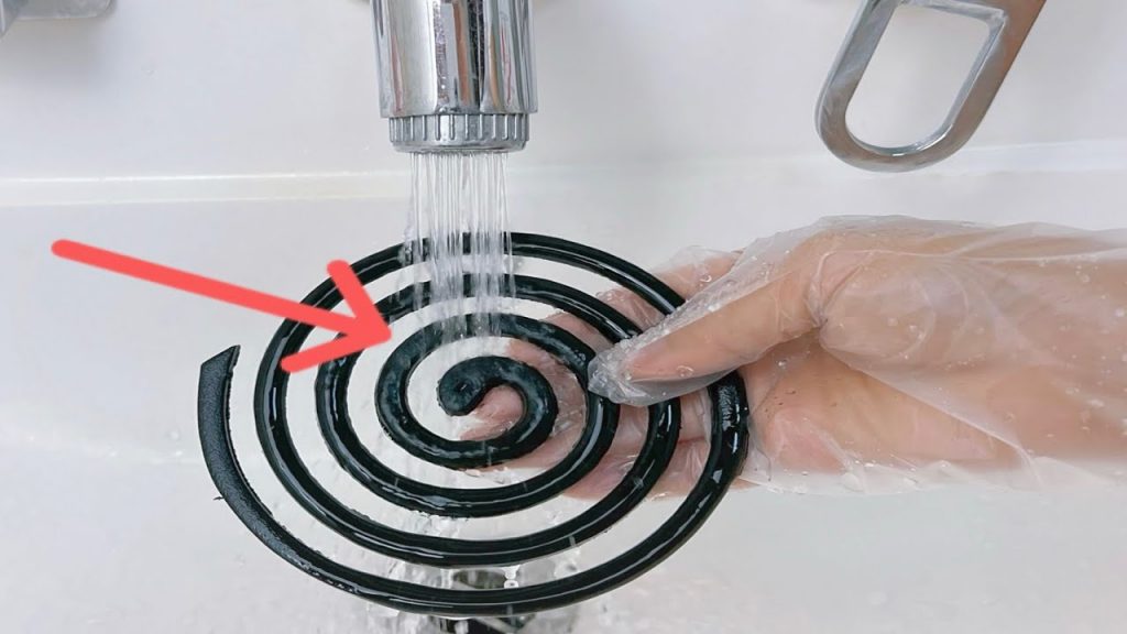 把蚊香用水洗一洗,沒想到作用這麼厲害,活了20年才知道,原來蚊香還可以這樣用