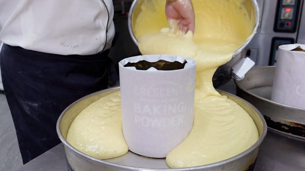 驚人的雞蛋開裂技巧! 巨型香蕉蛋糕製作大師/香蕉蛋糕製作達人-台灣美食