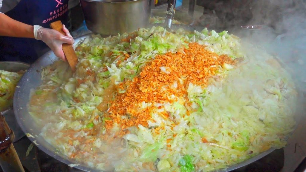 Cabbage Rice with Fried Pork Skin, Braised Pork Skin / 北斗古早味高麗菜飯, 滷豬皮 – Taiwan Street Food