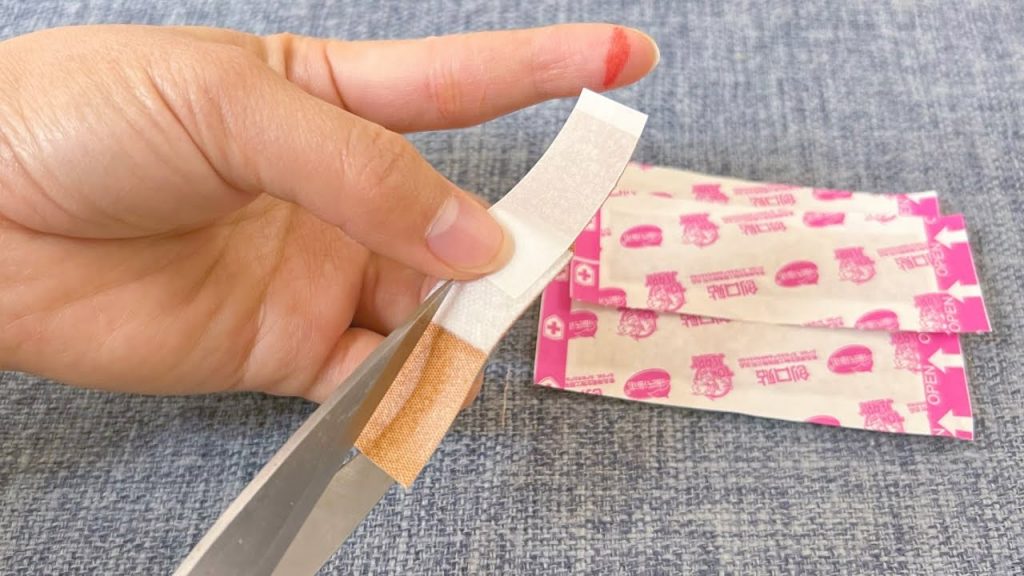 活了20多年才知道,原來創可貼還可以這樣用,學會了受用一輩子,記得分享給家人, Helpful Band Aid Tip, life hacks