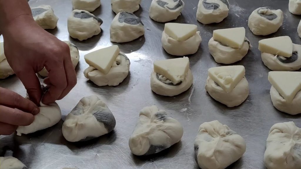 爆漿起司饅頭/Cheese steamed bun-台灣街頭美食