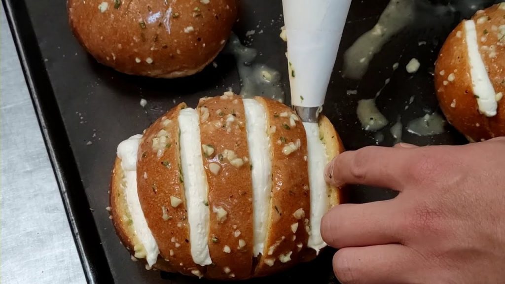 奶油起司蒜香麵包,法式香草卡士達麵包/Cream Cheese Garlic Bread,Custard bread-台灣街頭美食