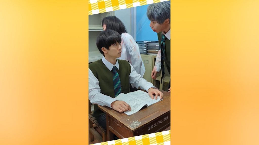 上課上到一半竟然有殭屍闖入!哲哲的反應是? All of Us Are Dead 지금 우리 학교는 殭屍校園【黃氏兄弟】#shorts #shortsTW