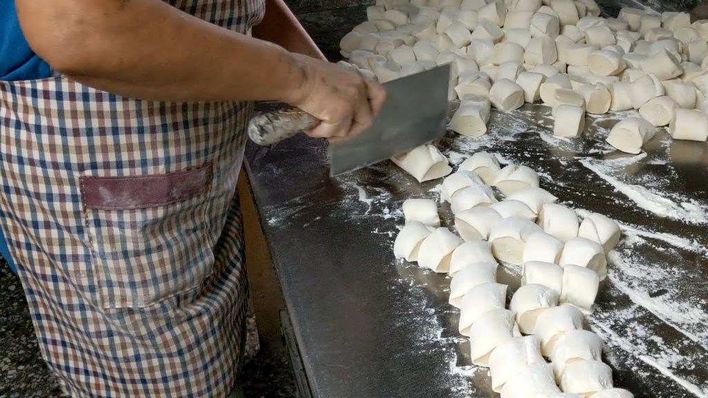 小籠湯包,蔥花蛋,蛋餅/Dumplings,Chinese Omelette -台灣街頭美食-台式早餐