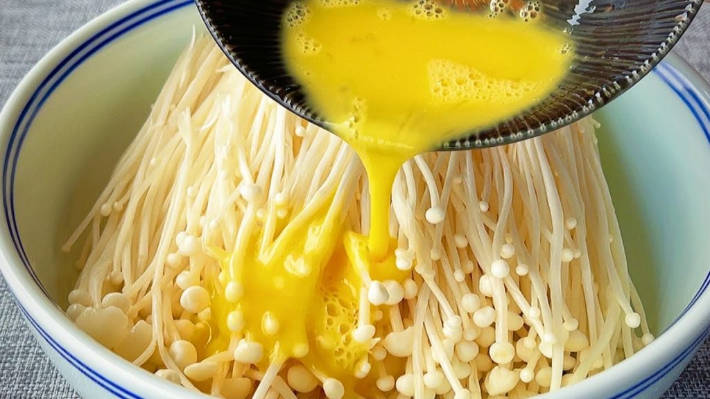【小穎美食】早餐不吃油條了,金針菇加3雞蛋,簡單一做,8分鐘解決全家人早餐