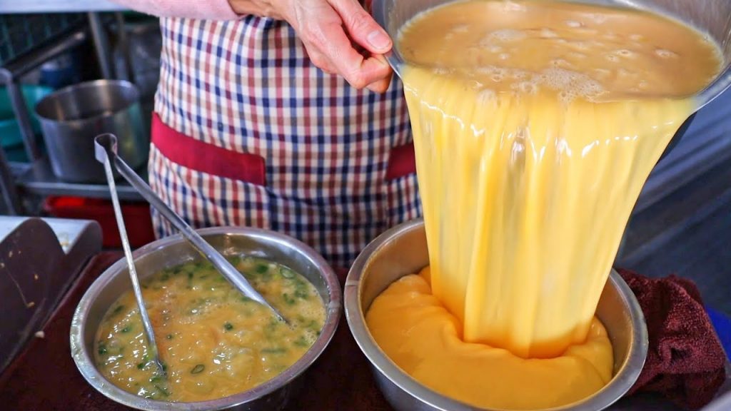 Taiwanese Street Food – Dumplings, Scallion Omelet, Scallion Omelet Pancake / 湯包, 蔥花蛋, 蛋餅