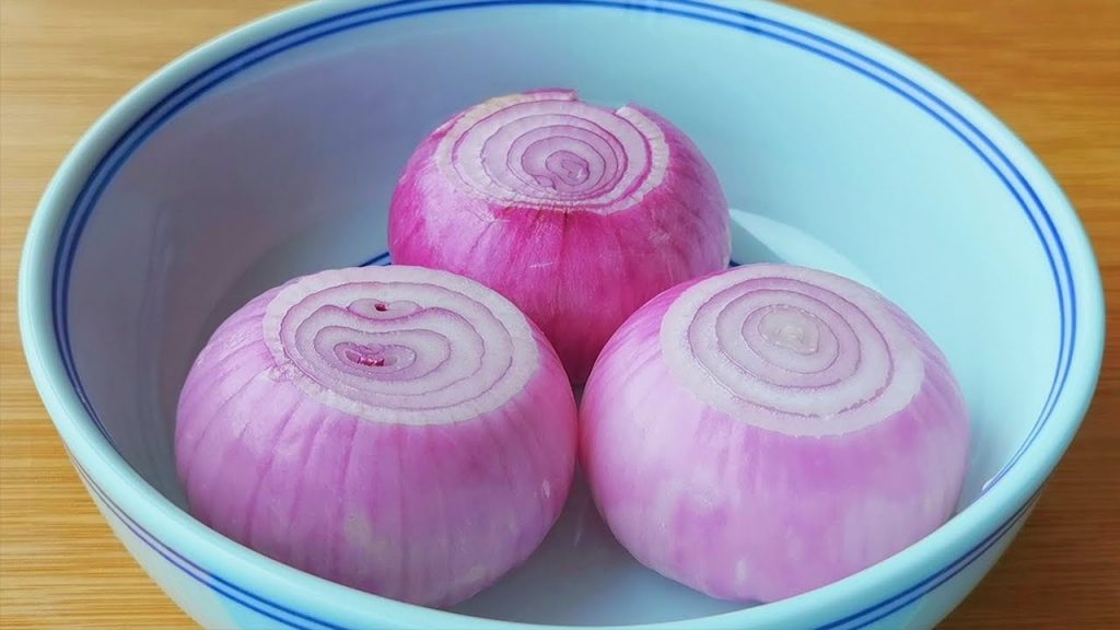 【小穎美食】夏天要多吃洋蔥,教你新做法,和紅燒肉一樣香,營養又解饞