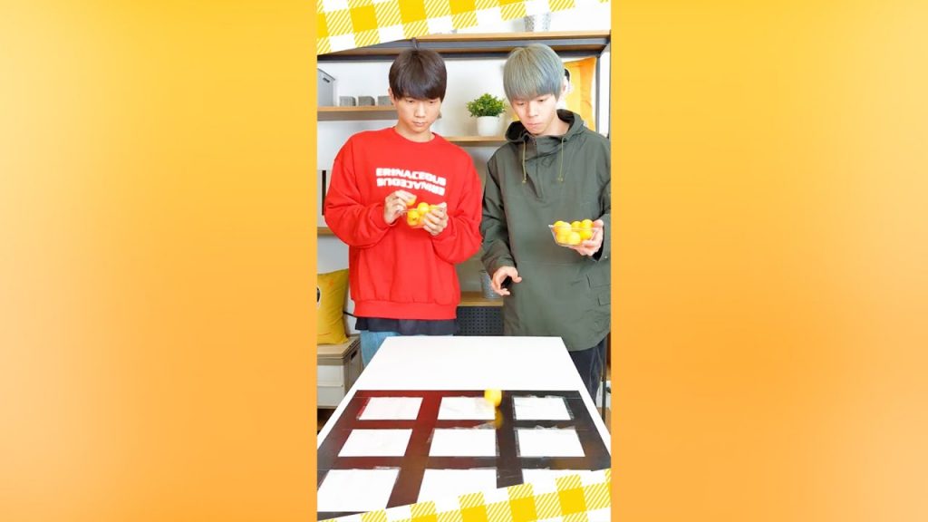 教你們怎麼用乒乓球玩圈圈叉叉!Use pingpong to play noughts & crosses !【黃氏兄弟】#shorts #shortsTW