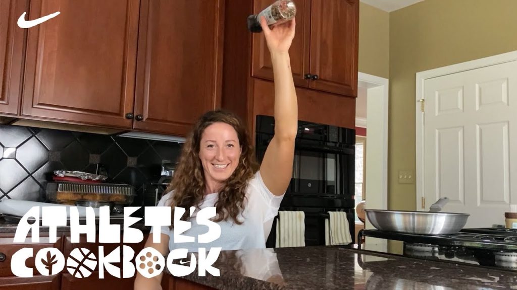 Tatyana McFadden 查看俄羅斯套路場景 (S2E6) | 運動員食譜 | 耐克