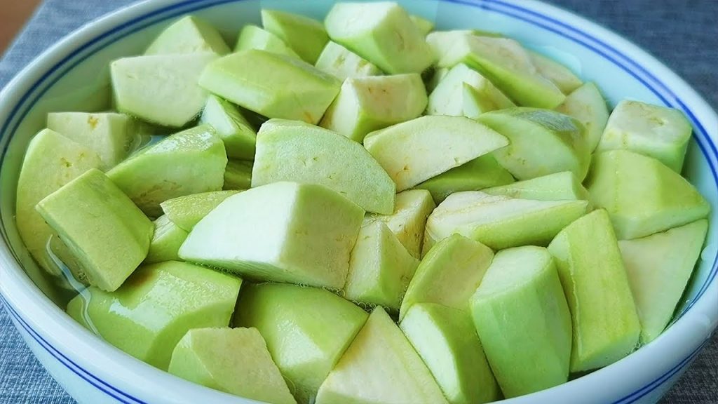 【小穎美食】茄子這樣做和紅燒肉一樣香,下飯解饞,農村待客全靠它,8分鐘學會