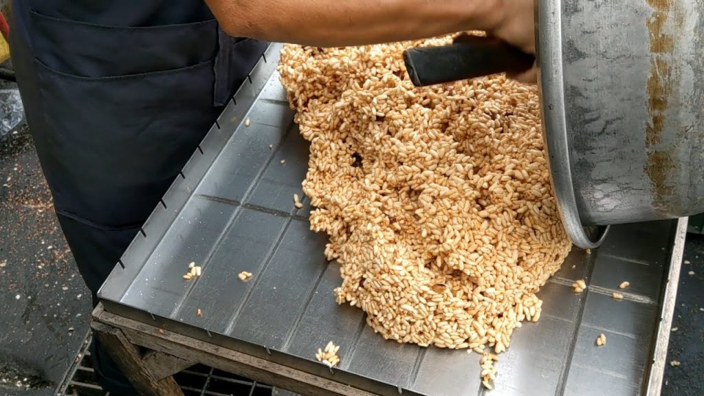 爆米香製作/Making Golden Puffed Rice Candy- 台灣街頭美食