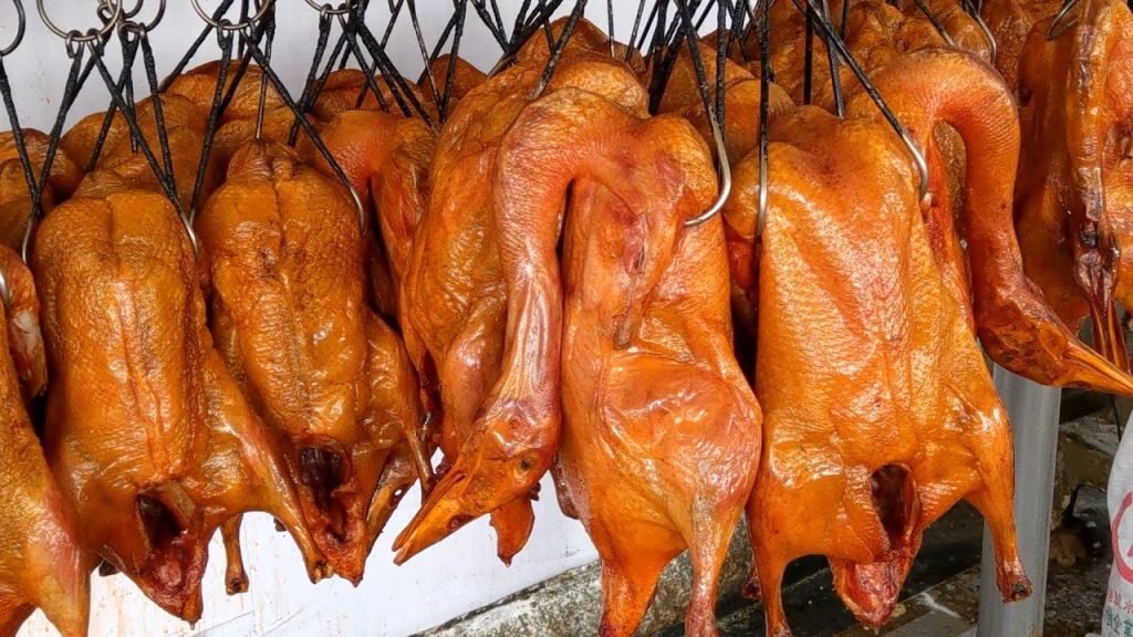 脆皮烤鴨/Crispy Roasted Duck 一開門訧排隊的木碳火烤烤鴨- 台灣街頭美食