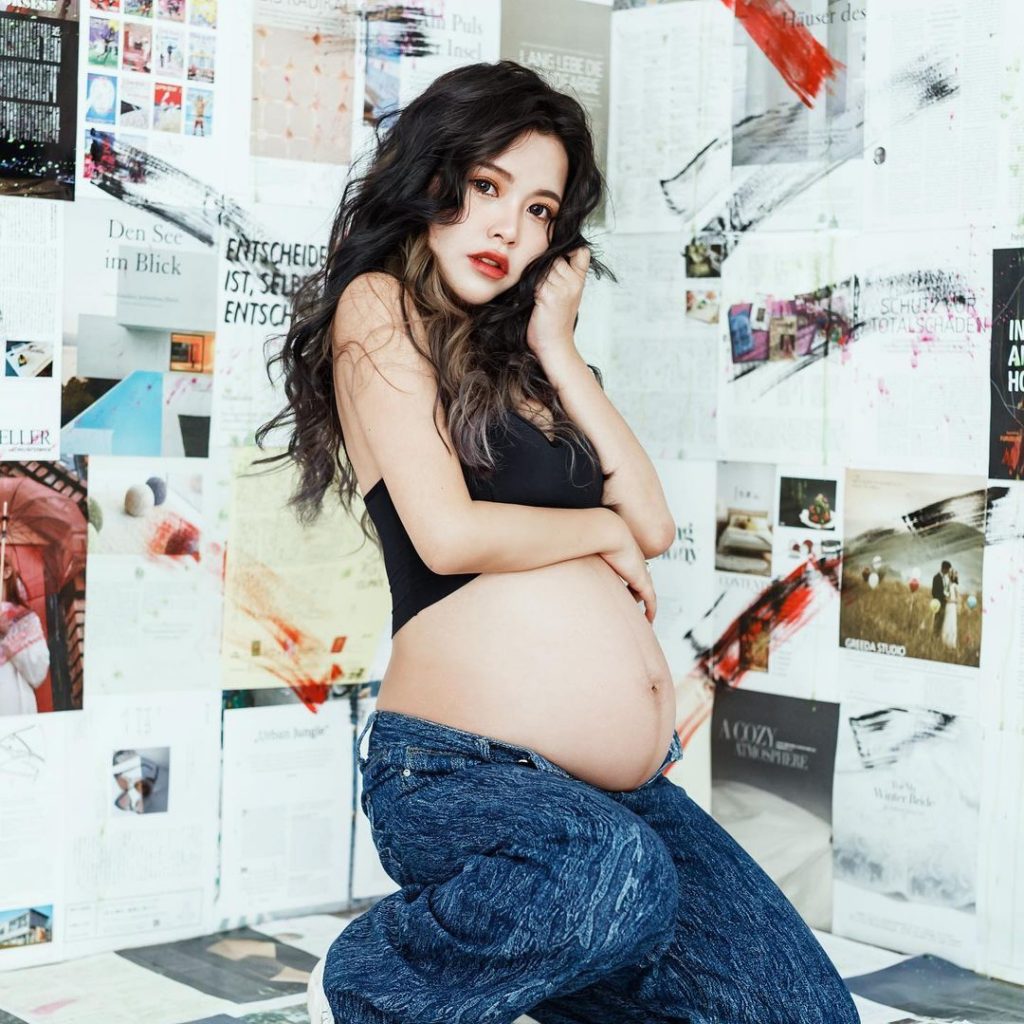 我真的超喜歡這組風格-酷甜風搭配浮誇小捲
每次回看照片都尖叫為什麼自己那麼幸運
…