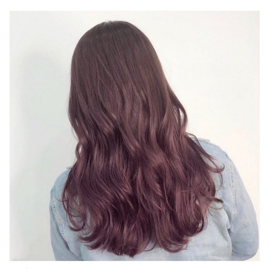 帶一點紫的咖逼色:)
.
.
.
#青色髮廊
#設計在夢想與實際之間
#想在誠品…