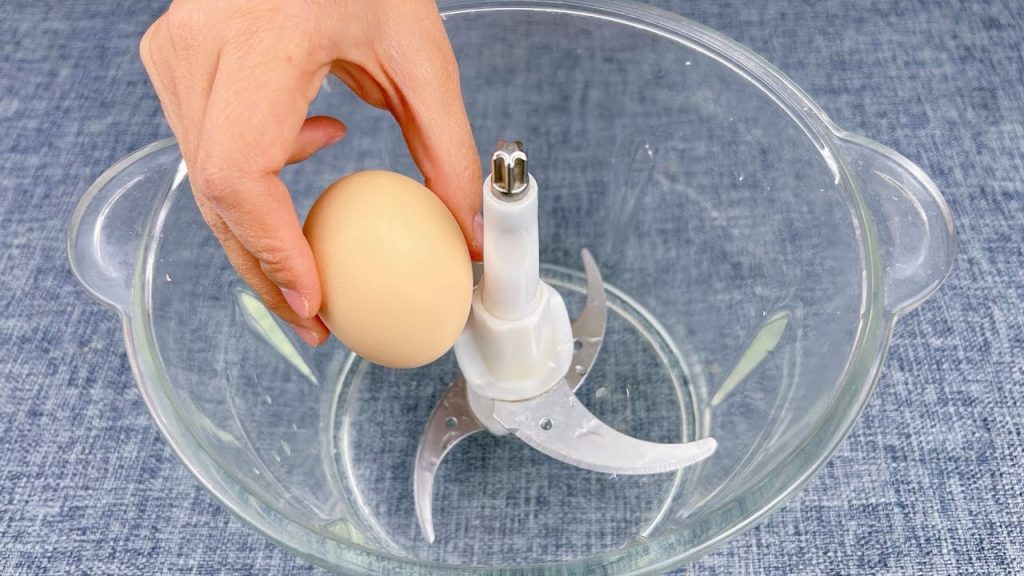 把雞蛋扔進絞肉機中,瞬間變美食,真厲害,吃出了肉的口感,全家都愛吃 Eggs, meat grinder, become delicious, really amazing