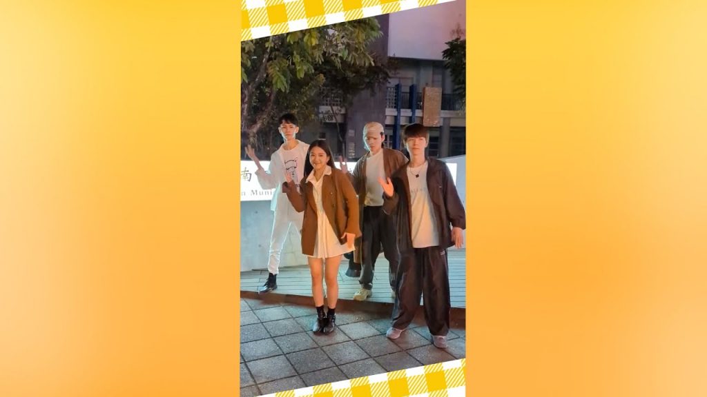 我站在雲林,欸不是…我們在台南啦!We were photobombed by a woman when we had a dance-off 【黃氏兄弟】#shorts #我站在雲林