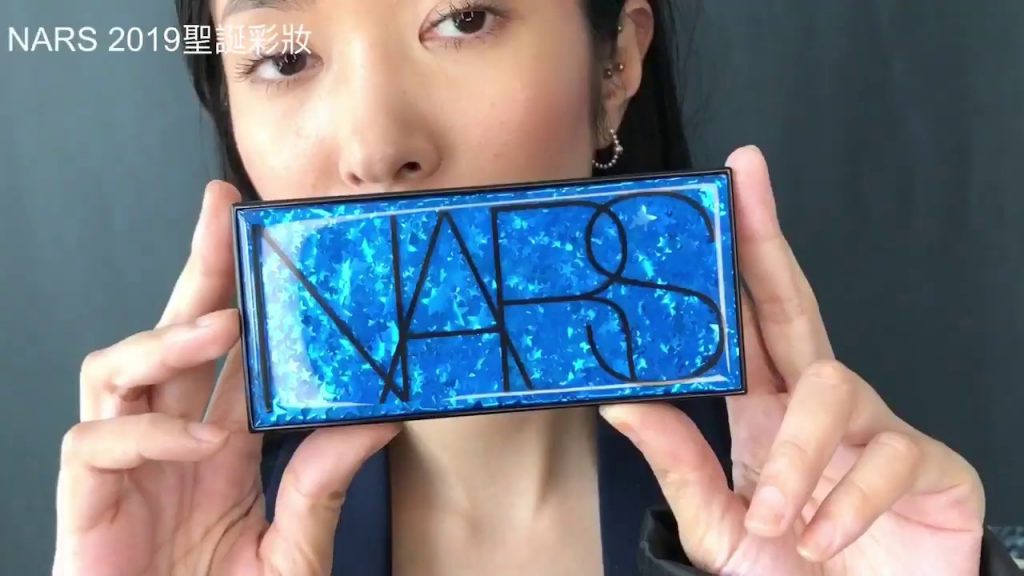NARS 2019聖誕彩妝讓最熱賣#MONA口紅換上限量包裝,還有星星壓印的三色頰彩盤