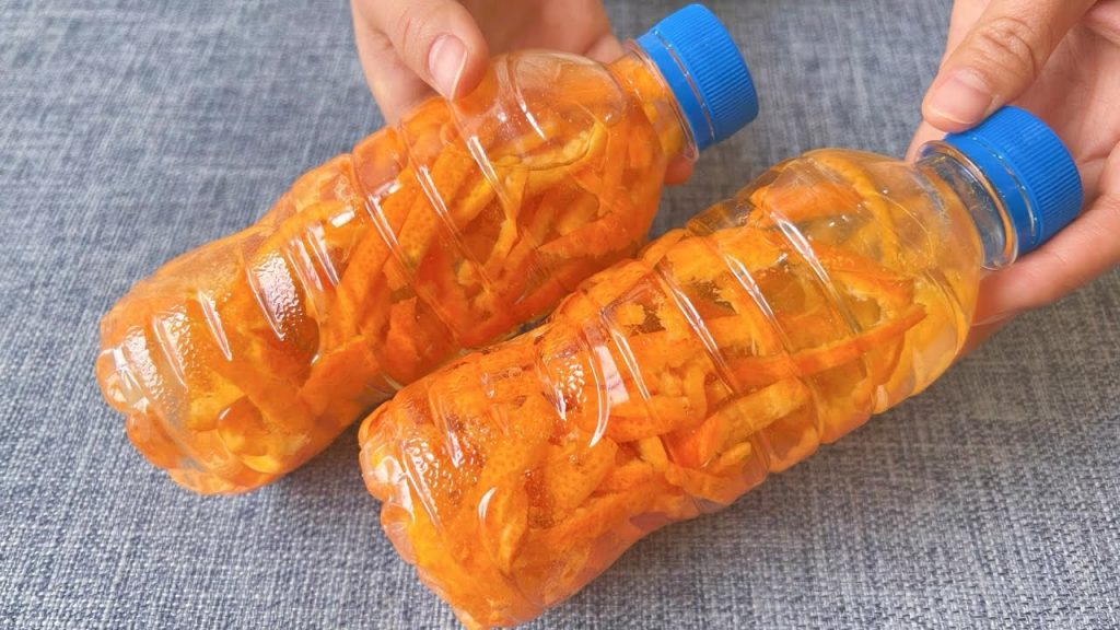 剛剛才知道,把橘子皮裝進塑料瓶里,作用這麼厲害,一年能省不少錢 ,How To Make soaked orange peel recipe , 泡橘子皮