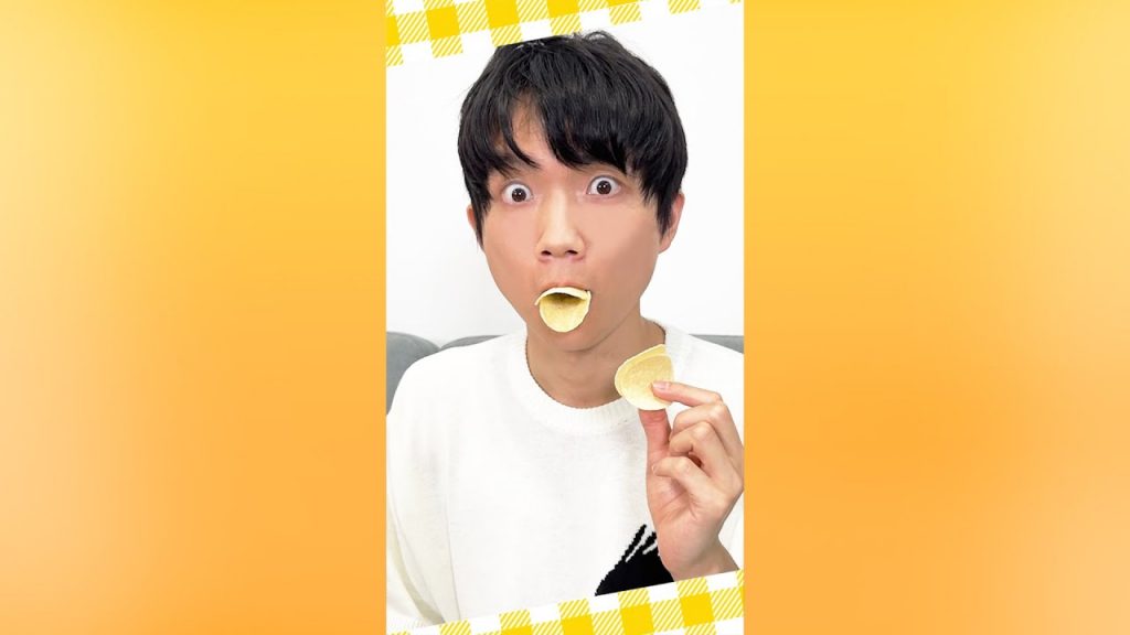 挑戰新的方法來吃洋芋片!New way to eat the chips!Prank on my brothers【黃氏兄弟】#shorts #ShortsTW
