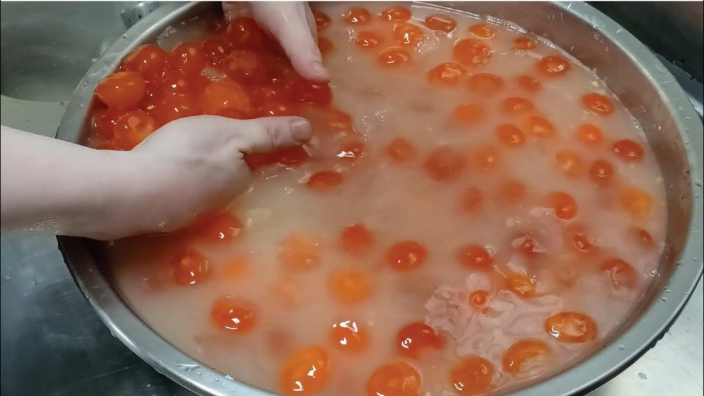 傳承三代堅持手作-榮泉餅鋪古早味蛋黃酥製作/Salted Duck egg Yolk pastry Making-台灣街頭美食-台灣傳統美食