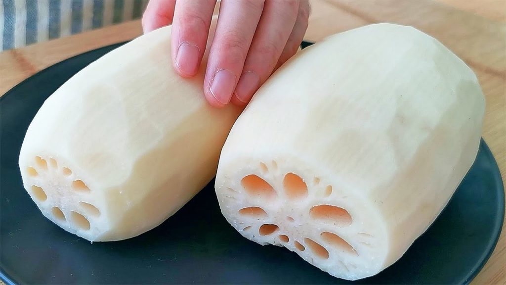 【小穎美食】以後蓮藕就這樣吃,加一碗花生米,不炒不油炸,上桌瞬間被掃光!