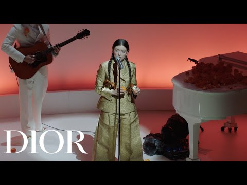 Lorde Performs at the Guggenheim Gala